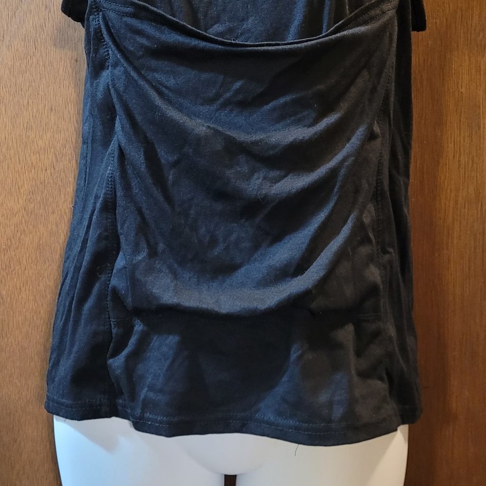 Black kangaroo tank